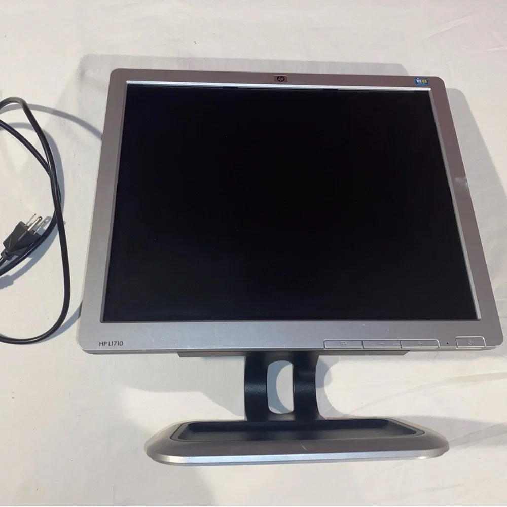 HP L1710 LCD Monitor Great Working Condition Power Cord Included, 17 inch screen